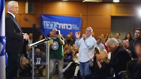 בני גנץ בסרט של בן שני ב'עובדה', צילום: מסך: קשת 12