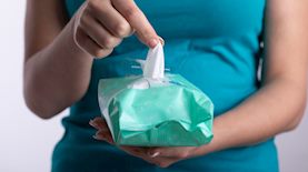 מגבונים לחים, צילום: shutterstock