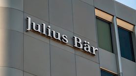 יוליוס בר, צילום: shutterstock