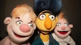 הדמויות של חברת החשמל "שקע ותקע", עם התינוק החדש (יח"צ), צילום: יח"צ