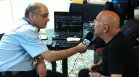 בועז אורגד, מנהל התכניות והחדשות של 90fm, מראיין עו&#63414;ד ששי גז (צילום: אלכסנדר כץ), צילום: אלכסנדר כץ