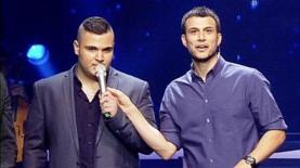 פורש. המתמודד אליאס מלייב עם המגיש אסי עזר (צילום מסך), צילום: יח"צ קשת