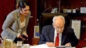 עפרי אליהו עם הנשיא פרס (צילום: דוברות בית הנשיא), צילום: צילום: דוברות בית הנשיא