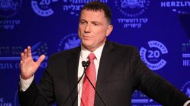 יולי אדלשטיין, צילום: ארז חרודי – עושים צילום