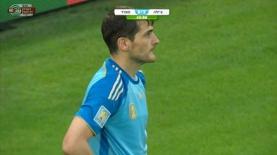 שוער ספרד קסיאס, אחרי השער השני שספג אמש מול צ'ילה (צילום: באדיבות ערוץ 1), צילום: צילום: באדיבות ערוץ 1