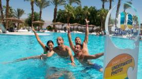 מלון יו קורל ביץ' של פתאל. עמדת צילום מתחת למים שמשגרת את התמונה לפייסבוק של האורח, צילום: יח"צ