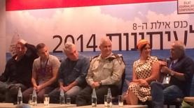 פאנל "שקט יורים" בכנס אילת לעיתונות 2014. מימין לשמאל: רוני דניאל, אמילי עמרוסי, דובר צהל מוטי אלמוז, ינון מגל ואור הלר (צילום: אייס), צילום: אייס
