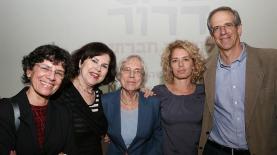 פרס דרור. מימין: ירום אריאב, מיכל שטרנשוס, דליה דורנר, רחל ליאל וענת סרגוסטי, צילום: צילום: יעל צור