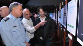 תעורכת אלימות ברשת. אמיר גיא, יגאל בראון ומפכ"ל המשטרה יוחנן דנינו, צילום: יח"צ
