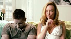 הפרסומת הפסולה של אשלי מדיסון (צילום מסך), צילום: צילום מסך