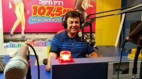 אפי נצר באולפן רדיו חיפה, צילום: ליאת ובר