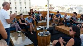 יגאל בראון בשיחה עם צעירי הענף, צילום: יח"צ