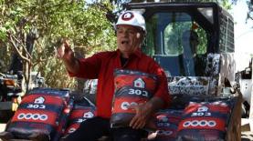 גברי בנאי שק בטון, צילום: יח"צ