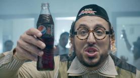 הזמר החסידי ליפא שמעלצר בקמפיין פפסי מקס, צילום: צילום מסך