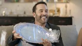 ג'רמי פיבן. מתנות לחג, צילום: יח"צ/ צילום מסך