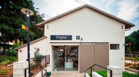 שרונה. סניף iDigital, צילום: גיא יחיאלי