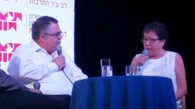 דוד ביטן בשבתרבות חולון עם העיתונאית נחמה דואק, צילום: יניב בנימיני