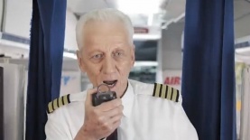 מוני מושונוב בפרסומת החדשה לתמי 4, צילום: צילום מסך