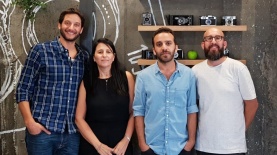 לאו ברנט. מימין: שי ניסנבאום, עמי אלוש, עידית צוקרמן ואדם פולצ'ק, צילום: יח"צ