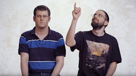 פרק הפתיחה של העונה השנייה של סליחה על השאלה, צילום: מסך: כאן 11