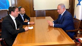 ראש הממשלה מתראיין לאנשי ערוץ 7 חזי ברוך ויוני קמפינסקי, צילום: גולשים