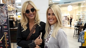 לימור כרסנטי ומנהלת השיווק של קניון לב המפרץ מיטל מנשס, צילום: יחסי ציבור