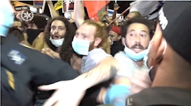 הפגנה בתל אביב, אתמול, צילום: דוברות המשטרה