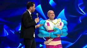 הזמר במסכה, צילום: מסך קשת 12