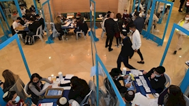 ספירת הקולות בכנסת, צילום: שלומי אמסלם