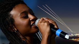 עדן אלנה מול הירי לדרום הארץ, צילום: נתי שוחט ותמר ניוברג פלאש 90