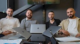 הבעלים של משרד PR DIGITAL.מימין לשמאל: קורן פישר, פבל איזילוב, רונן קלניצקי, דרור יפרח, צילום: miza films