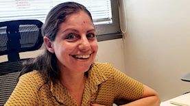 עדי עוז, העורכת הראשית של מגזין "את", צילום: עופרי איווניר, פייסבוק