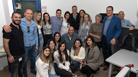תמונה משותפת של הצוות והנהלות IBI ובאבקום, צילום: ענאן עודה