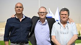 מימין לשמאל: יהורם גאון, משה גאון ומנכ"ל גאון גיא רגב, צילום: מיקי שטרית