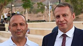 עו"ד דודו פרץ עם שר התיירות יואל רזבוזוב, צילום: יוסף בן חמו