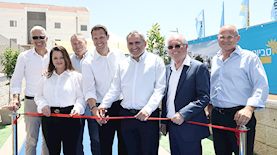 מימין לשמאל - אריק שפיר, אבי ברזילי, זאב אלקין, איתן פטיגרו, אהוד אדמתי, ענבל דוד, מיכה קליין, צילום: אפריקה ישראל מגורים