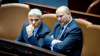 נפתלי בנט ויאיר לפיד, צילום: פלאש 90/ יונתן זינדל