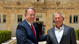 דורון אלמוג ויעקב חגואל העומד בראש ועדת המינויים, צילום: דוברות הסוכנות היהודית
