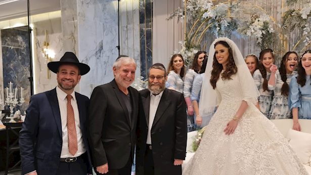 גפני ומאיר כהן בחתונת הנכדה