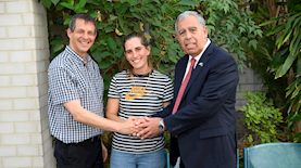 מיקי לב בבית איזי שפירא, צילום: דייויד גארב
