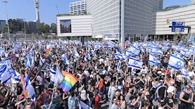 הפגנת ענק בתל אביב נגד הרפורמה המשפטית, צילום: פלאש 90/ תומר נויברג