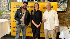 יוחננוף עם זנו רביד ומסיקה, צילום: יחצ