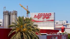 מפעל קוקה קולה, צילום: shutterstock