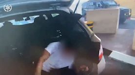 מסתנן נתפס בתא מטען, צילום: דוברות משטרת ישראל