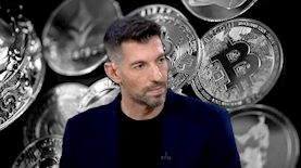 חיים אתגר חושף את נוכל הקריפטו, צילום: מסך קשת 12, unsplash