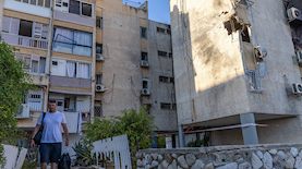 אזור נפילת טיל באשקלון, צילום: פלאש 90/ יוסי אלוני