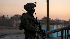 חייל בעזה, צילום: פלאש 90/ מתניה טויסיג
