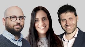 בתמונה (משמאל לימין): אורי רוזן, סמנכ"ל פיתוח עסקי בדאטה פרו Proximity, ענבל להב, מנהלת דאטה ו-CRM בקימברלי קלארק ישראל, לירן שכטר, סמנכ״ל פתרונות הדיגיטל בסיילספורס