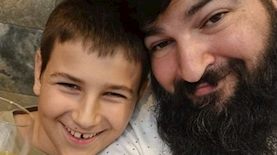 מנחם מנדל בולטון ואביו, צילום: פייסבוק