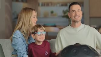 גיא זוארץ ויעל בר זוהר בקמפיין כללית, צילום: מסך